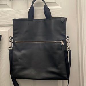 Coach black leather bag in impeccable condition!
